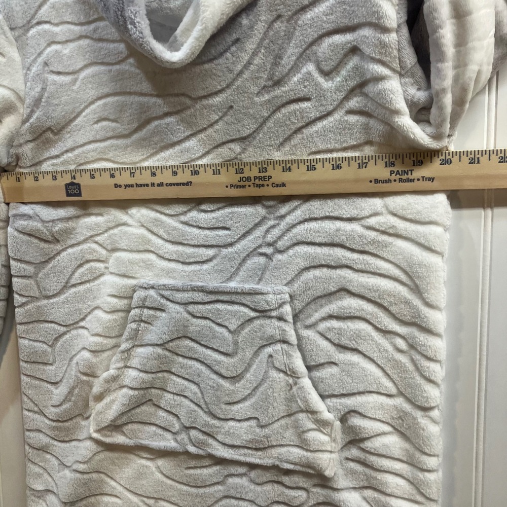 Anne Klein Sport Cowl Neck Fleece Tunic Sweatshirt Grey White Animal Print S EUC - Picture 11 of 11
